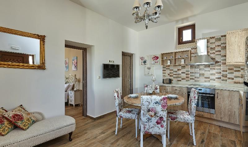 Orelia Cretan Villas & Deluxe Apartments Камиларион Екстериор снимка